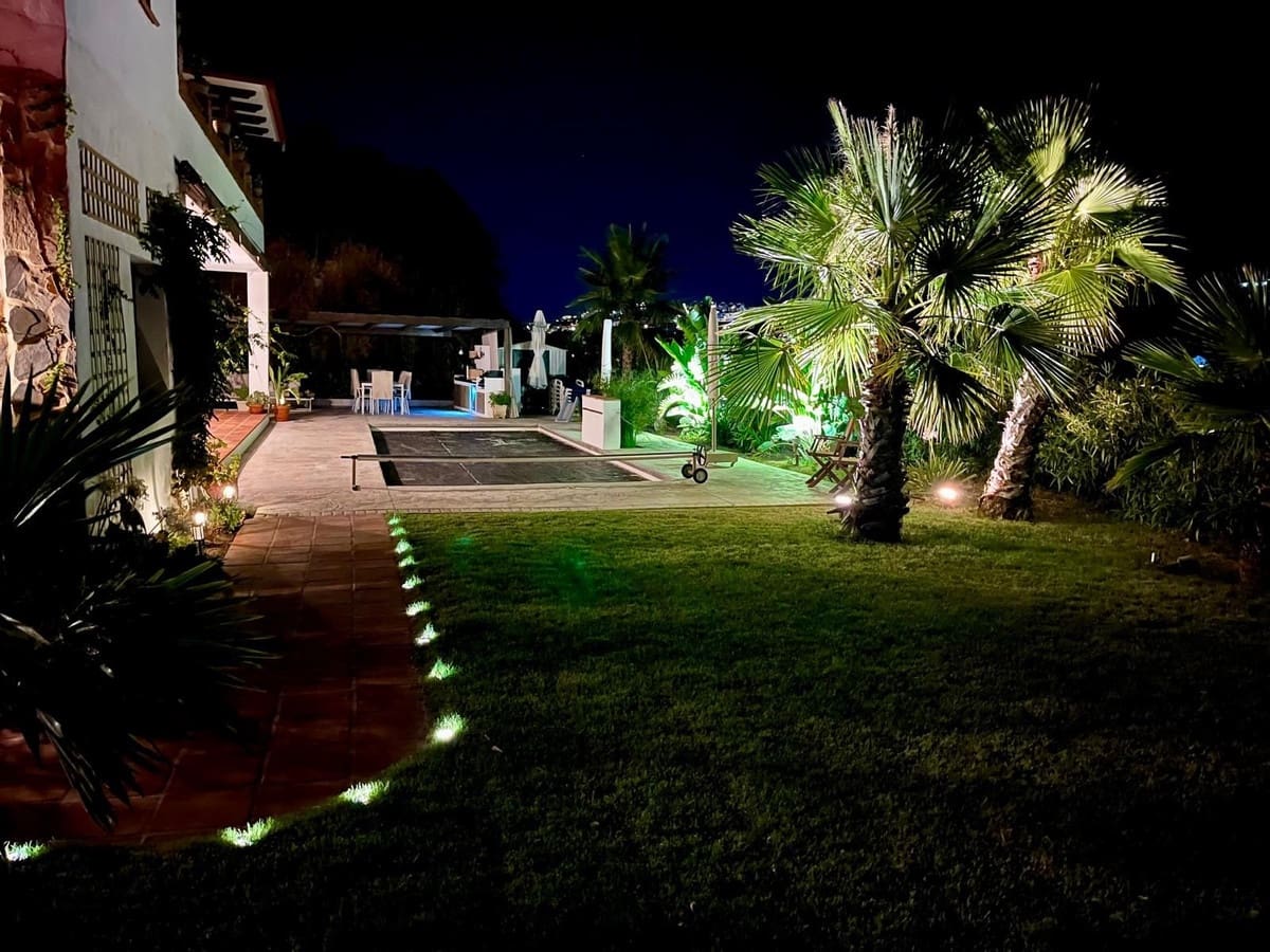5 slaapkamer Villa te koop in La Cala de Mijas met zwembad garage - € 1.400.000 (Ref: 10086590)