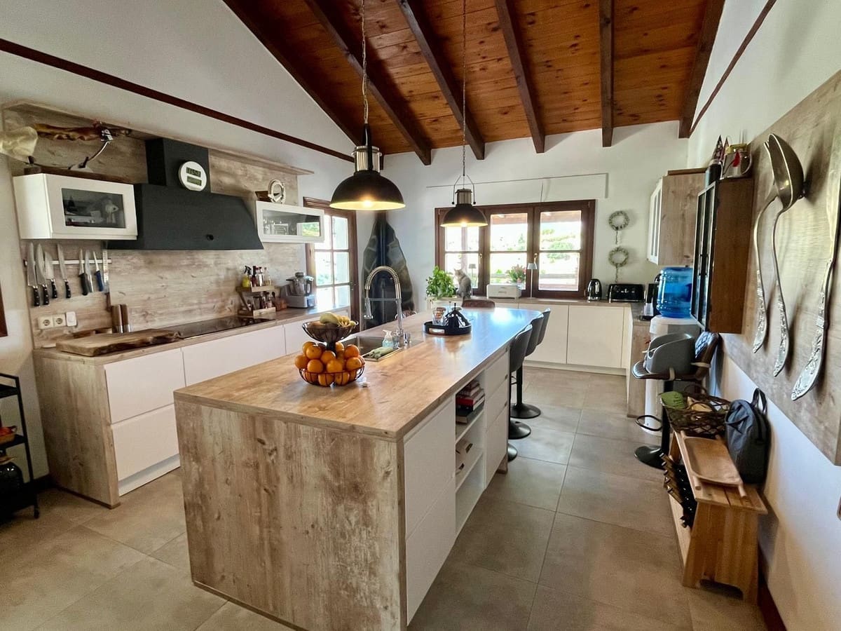 5 slaapkamer Villa te koop in La Cala de Mijas met zwembad garage - € 1.400.000 (Ref: 10086590)