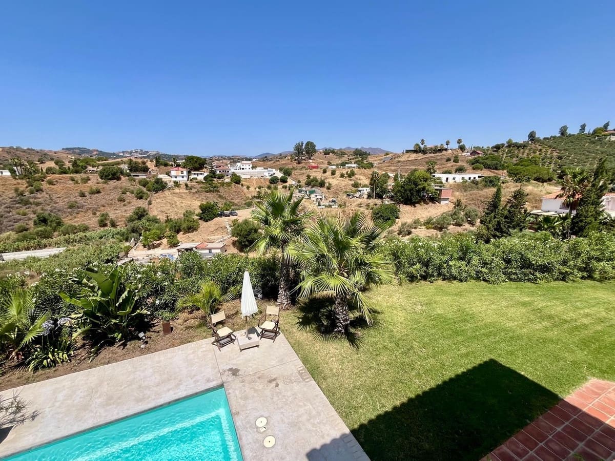 5 slaapkamer Villa te koop in La Cala de Mijas met zwembad garage - € 1.400.000 (Ref: 10086590)