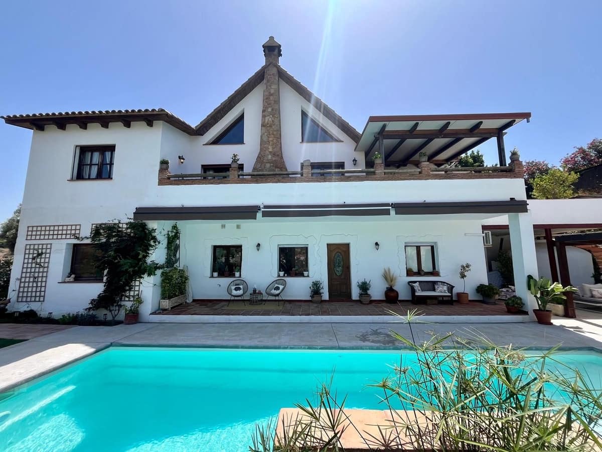 5 slaapkamer Villa te koop in La Cala de Mijas met zwembad garage - € 1.400.000 (Ref: 10086590)