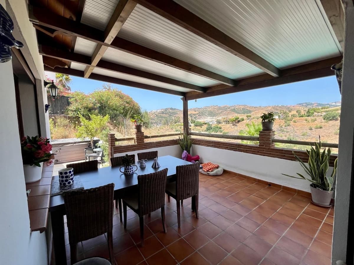 5 slaapkamer Villa te koop in La Cala de Mijas met zwembad garage - € 1.400.000 (Ref: 10086590)