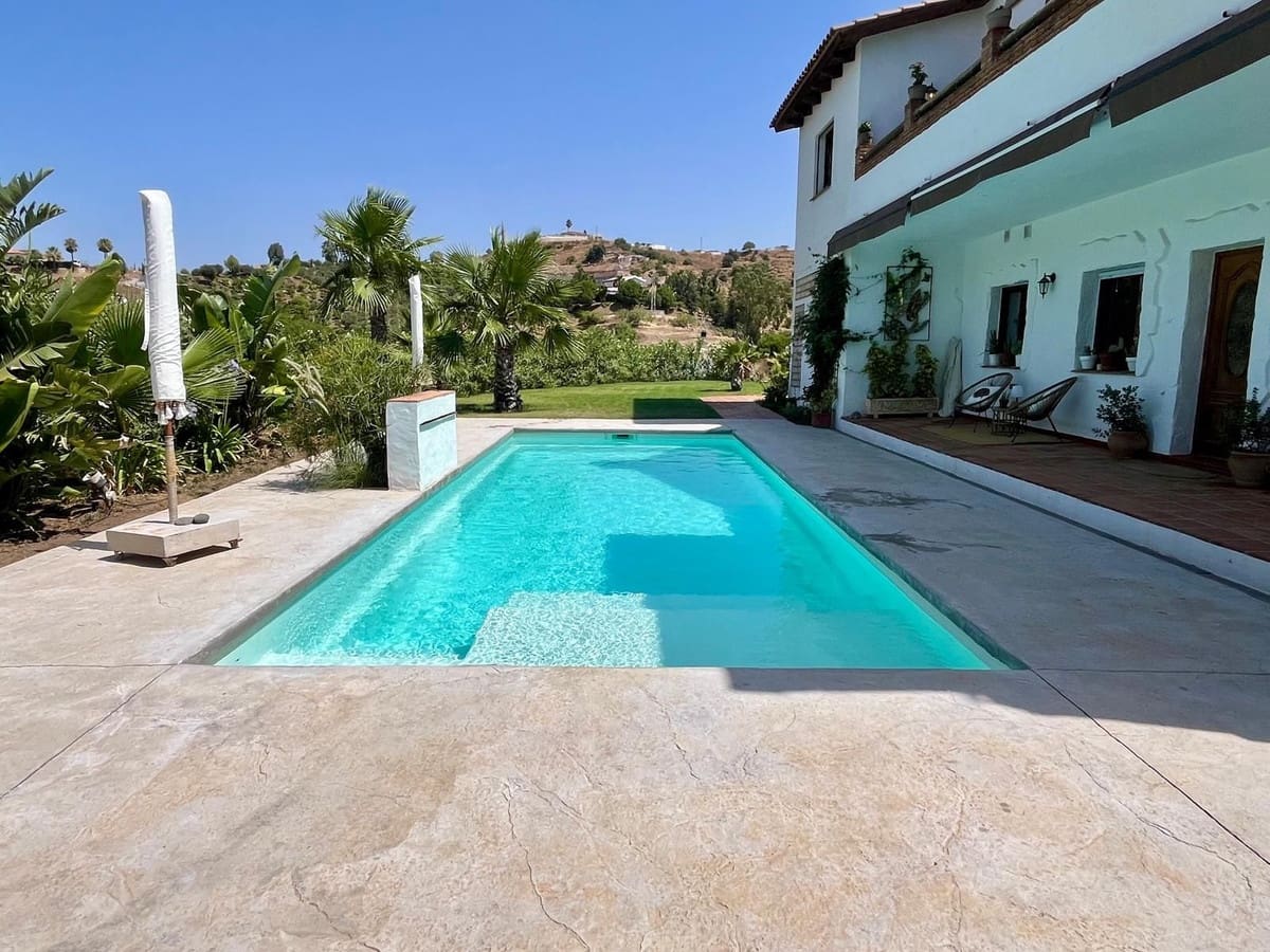 5 slaapkamer Villa te koop in La Cala de Mijas met zwembad garage - € 1.400.000 (Ref: 10086590)