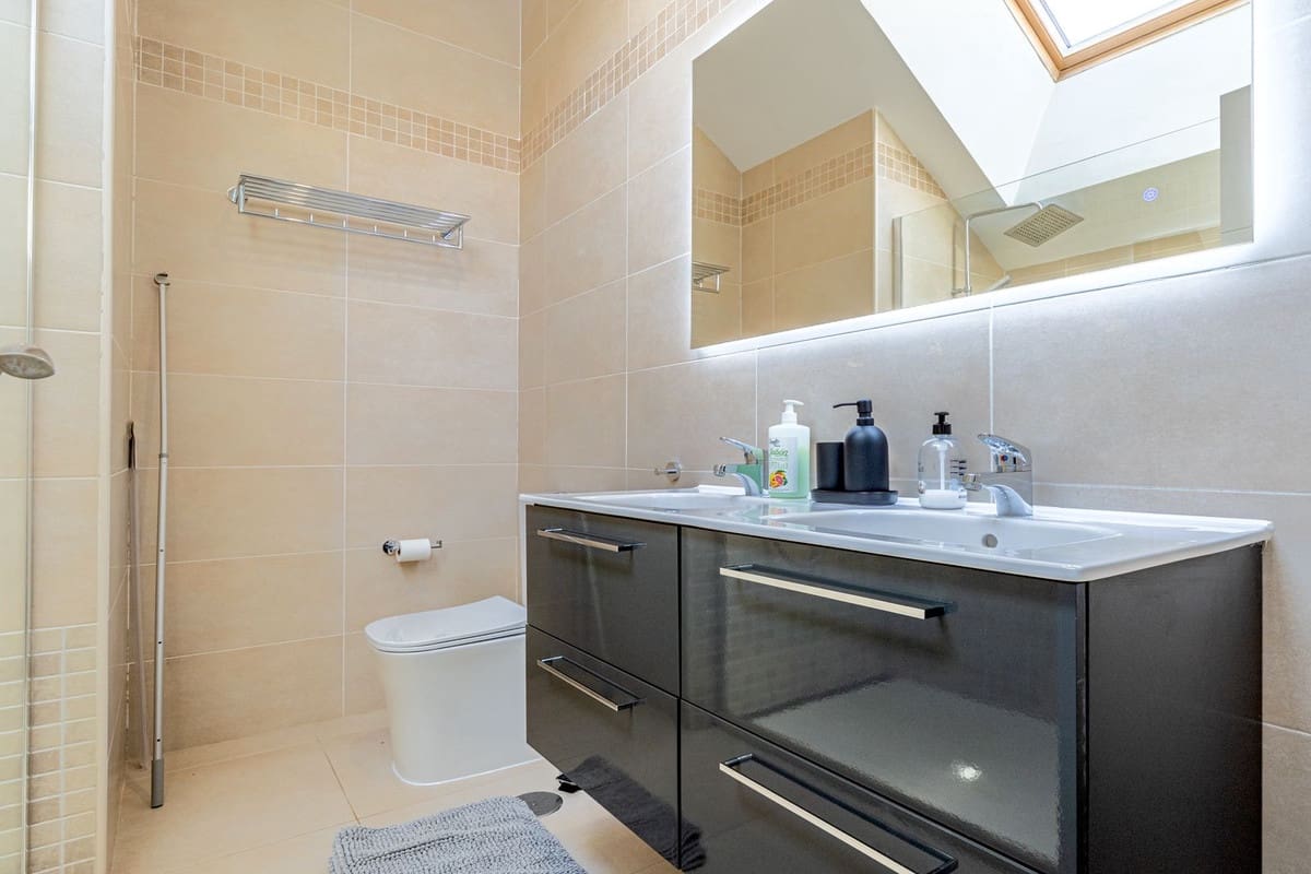 3 Zimmer Apartment zu verkaufen in La Cala de Mijas mit Pool - 800.000 € (Ref: 10086592)