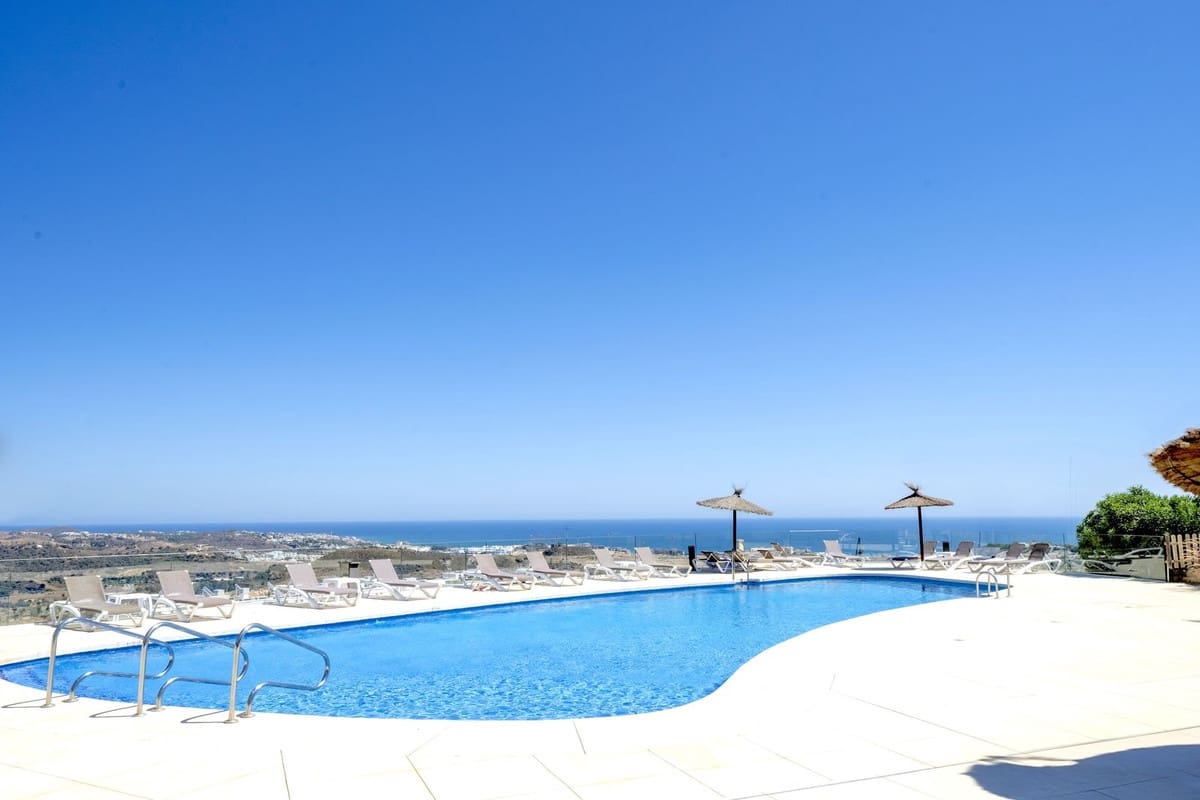 3 Zimmer Apartment zu verkaufen in La Cala de Mijas mit Pool - 800.000 € (Ref: 10086592)
