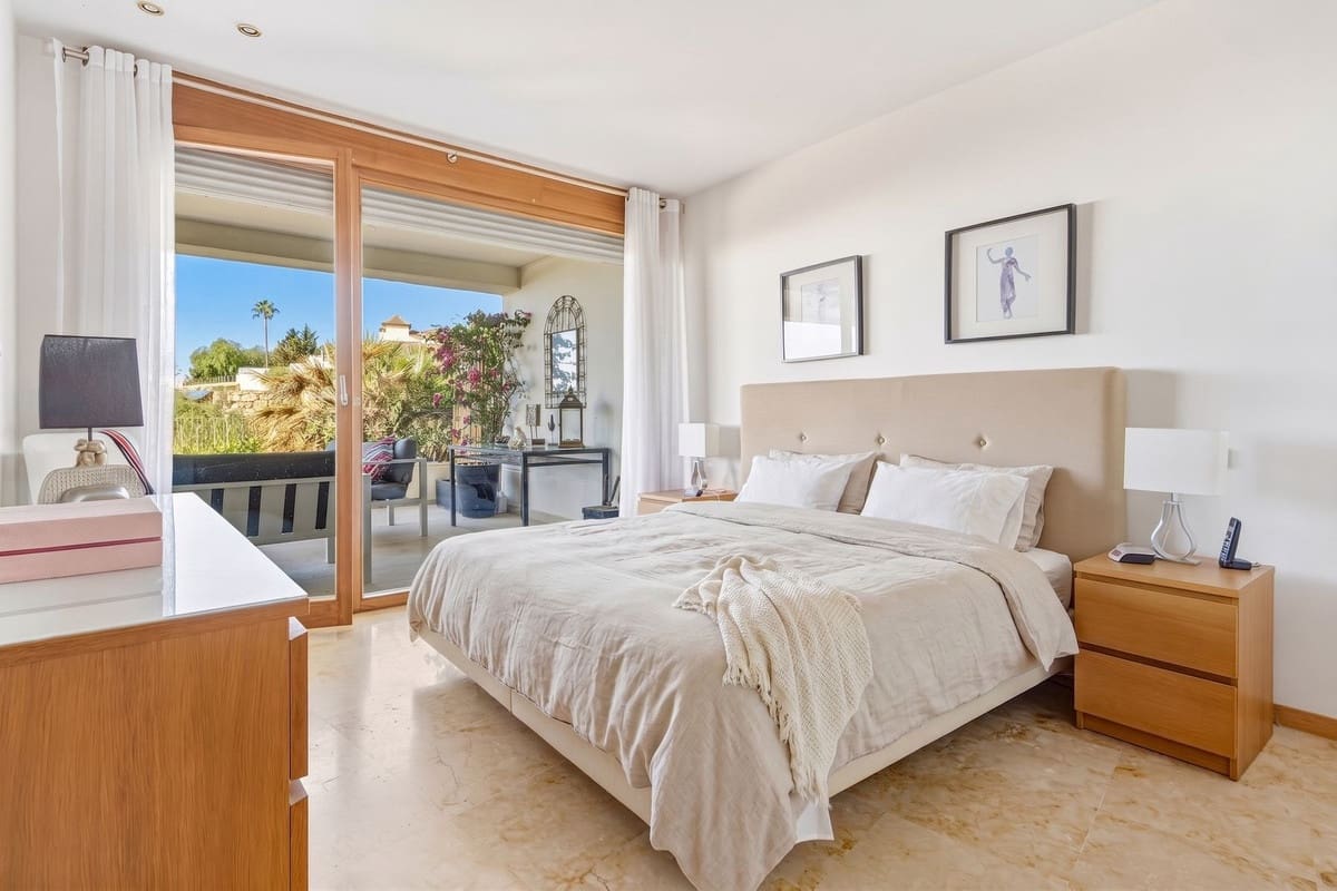 3 Zimmer Apartment zu verkaufen in Los Monteros mit Pool - 635.000 € (Ref: 10086593)