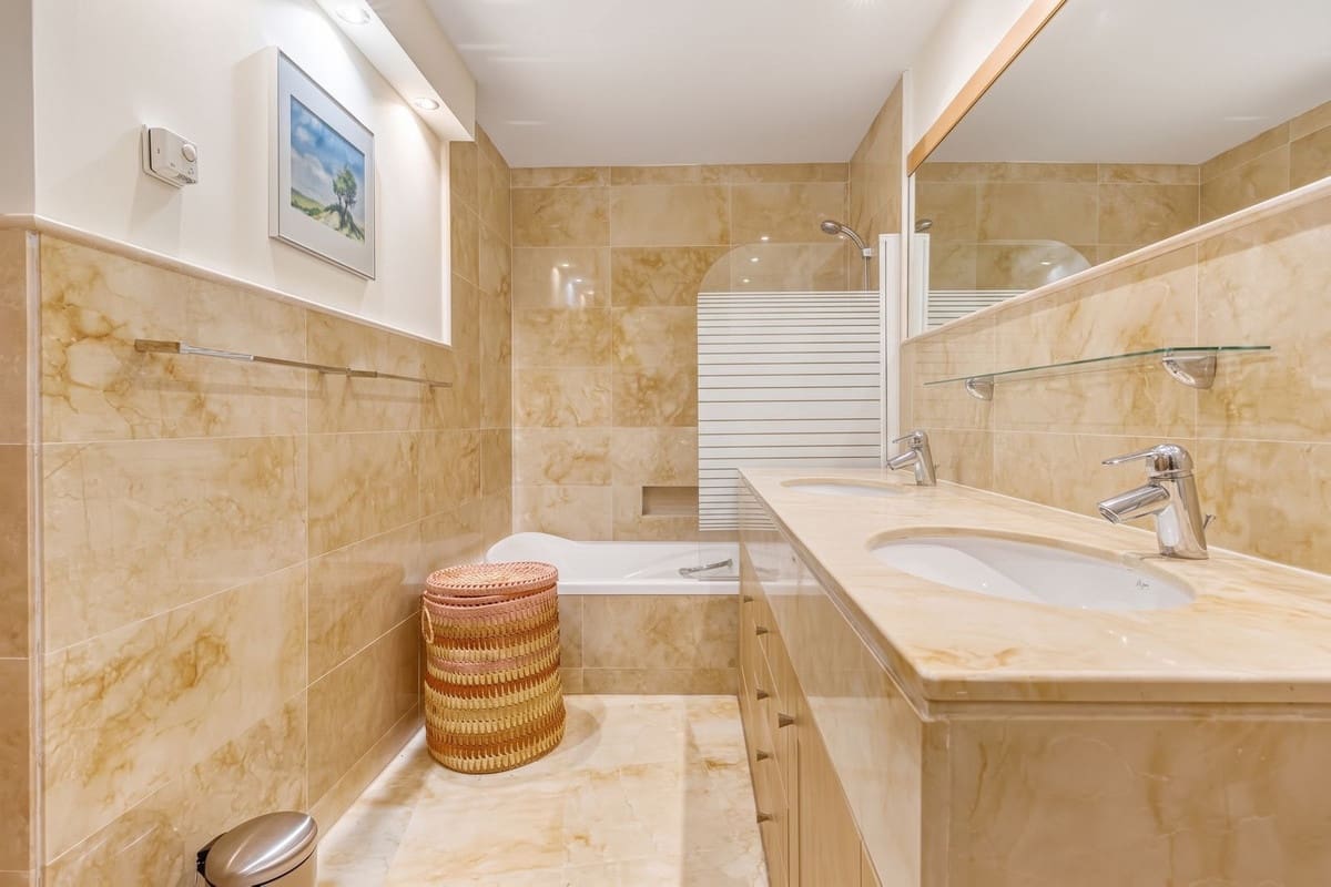 3 Zimmer Apartment zu verkaufen in Los Monteros mit Pool - 635.000 € (Ref: 10086593)