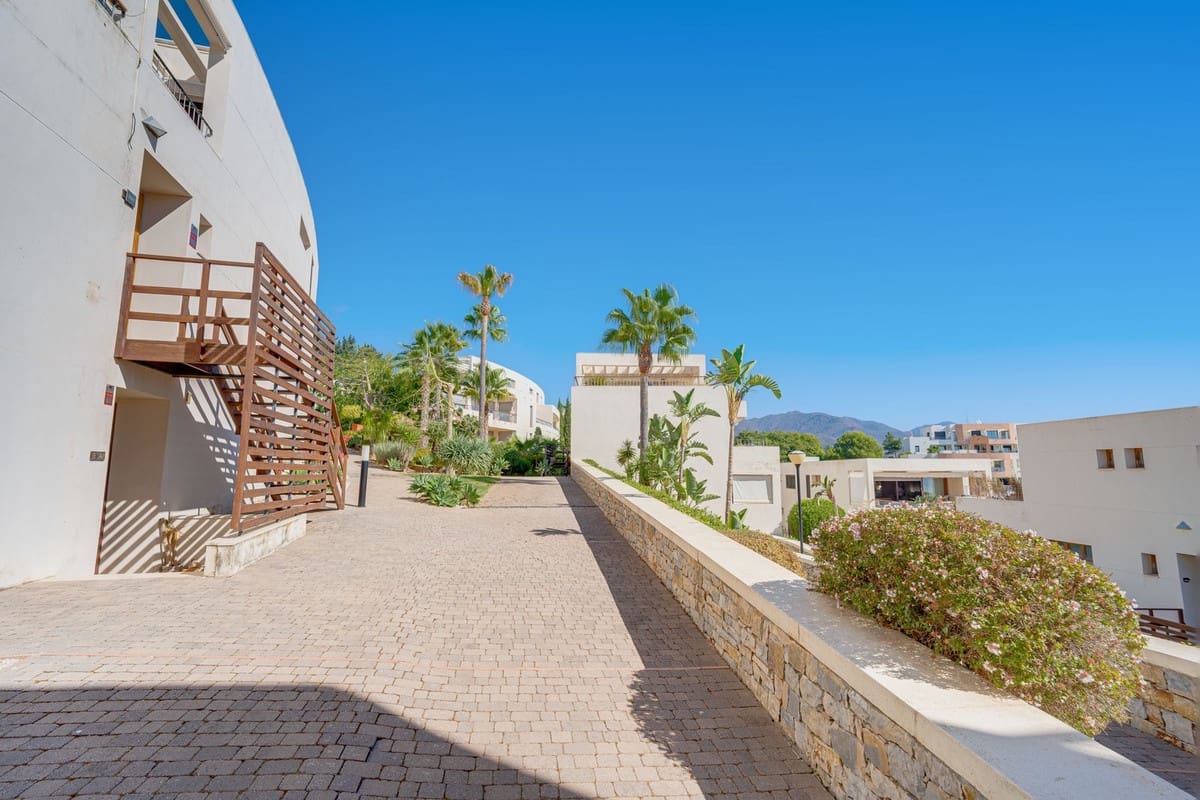 3 Zimmer Apartment zu verkaufen in Los Monteros mit Pool - 635.000 € (Ref: 10086593)
