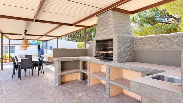 5 slaapkamer Villa te koop in Alhaurín de la Torre met zwembad garage - € 595.000 (Ref: 10086597)