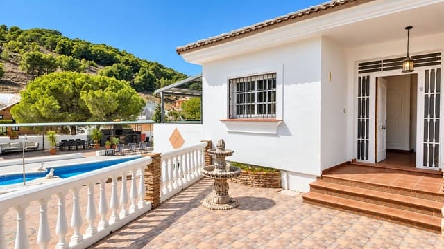5 slaapkamer Villa te koop in Alhaurín de la Torre met zwembad garage - € 595.000 (Ref: 10086597)