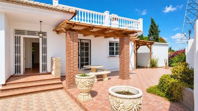 5 slaapkamer Villa te koop in Alhaurín de la Torre met zwembad garage - € 595.000 (Ref: 10086597)