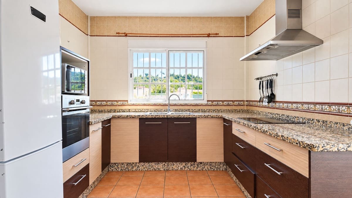 5 slaapkamer Villa te koop in Alhaurin de la Torre met zwembad garage - € 595.000 (Ref: 10086597)