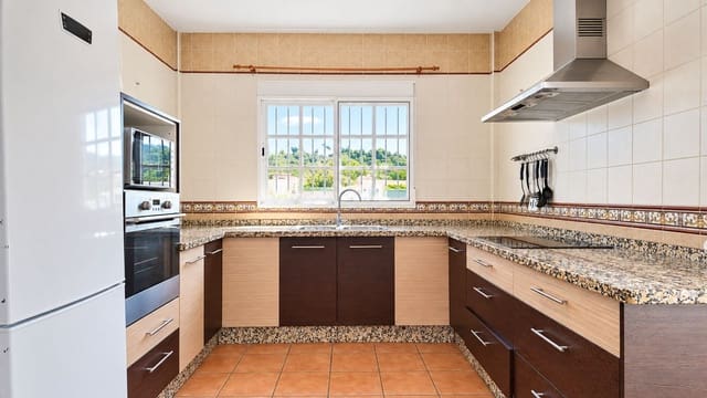 5 slaapkamer Villa te koop in Alhaurín de la Torre met zwembad garage - € 595.000 (Ref: 10086597)