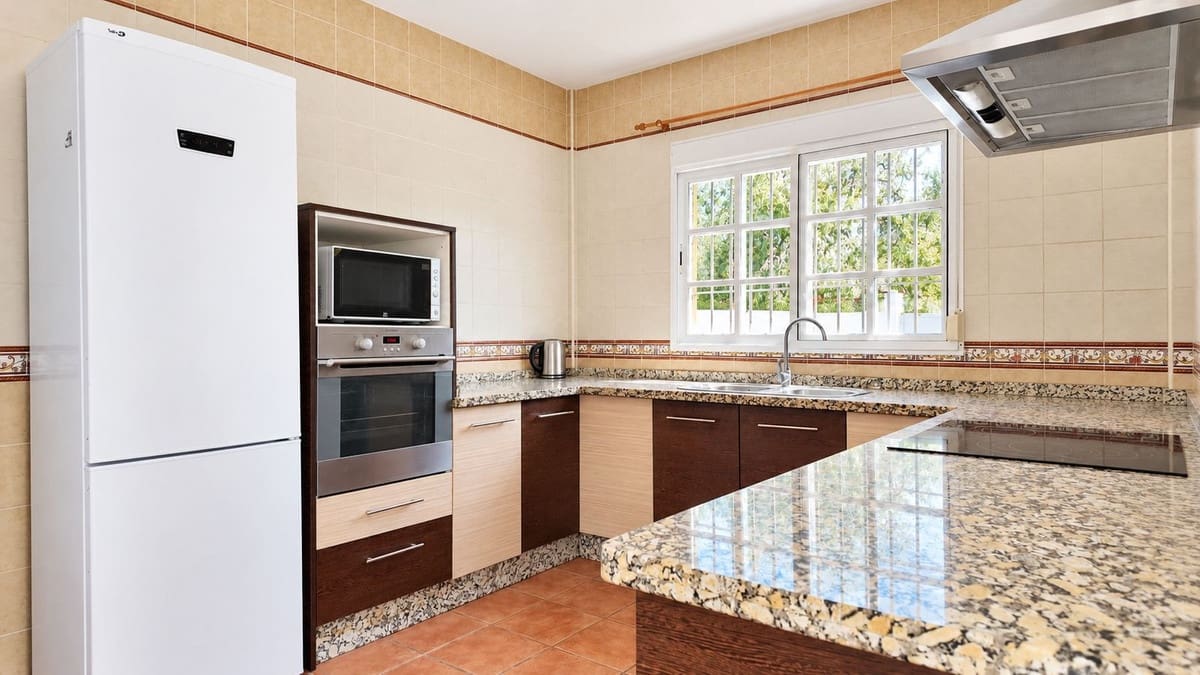 5 slaapkamer Villa te koop in Alhaurin de la Torre met zwembad garage - € 595.000 (Ref: 10086597)