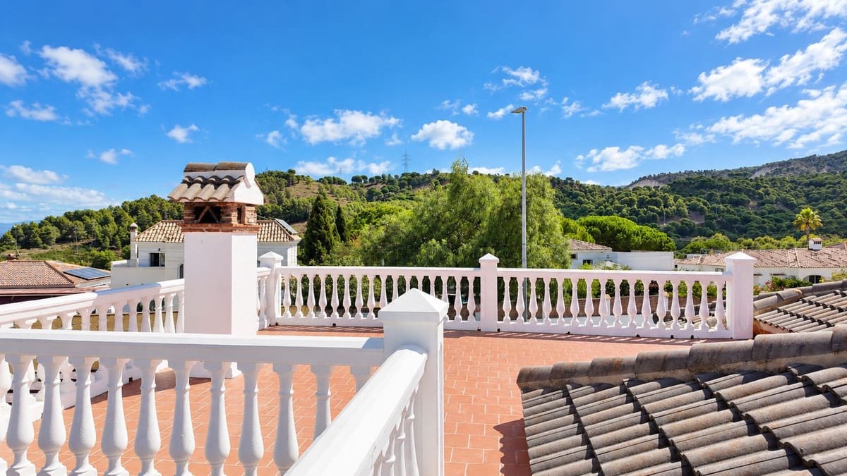 5 slaapkamer Villa te koop in Alhaurin de la Torre met zwembad garage - € 595.000 (Ref: 10086597)