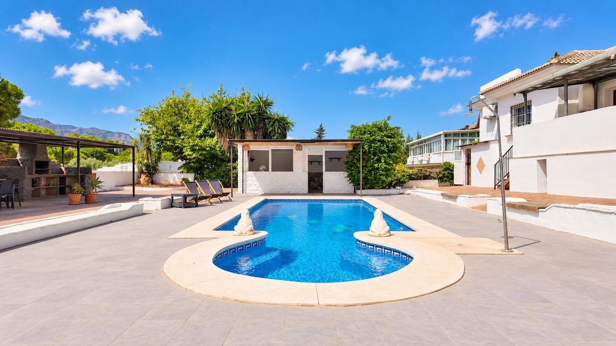 5 slaapkamer Villa te koop in Alhaurin de la Torre met zwembad garage - € 595.000 (Ref: 10086597)