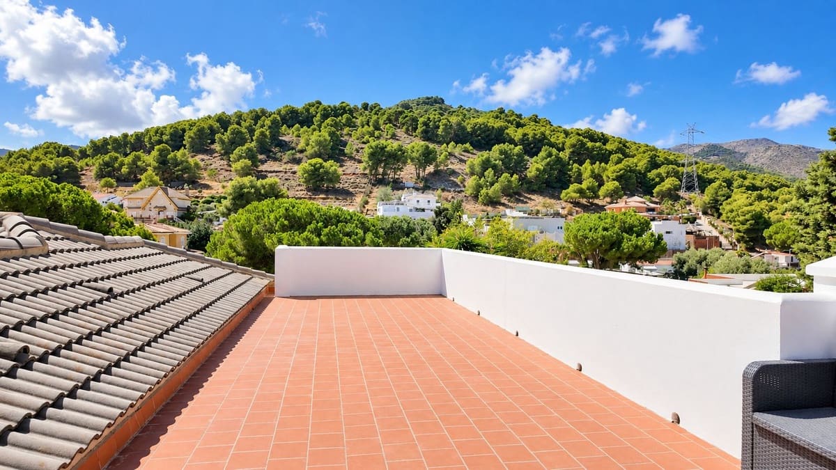 5 slaapkamer Villa te koop in Alhaurin de la Torre met zwembad garage - € 595.000 (Ref: 10086597)