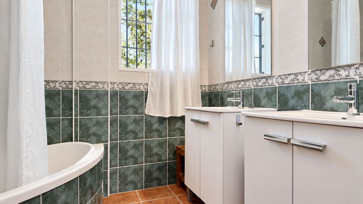 5 slaapkamer Villa te koop in Alhaurin de la Torre met zwembad garage - € 595.000 (Ref: 10086597)