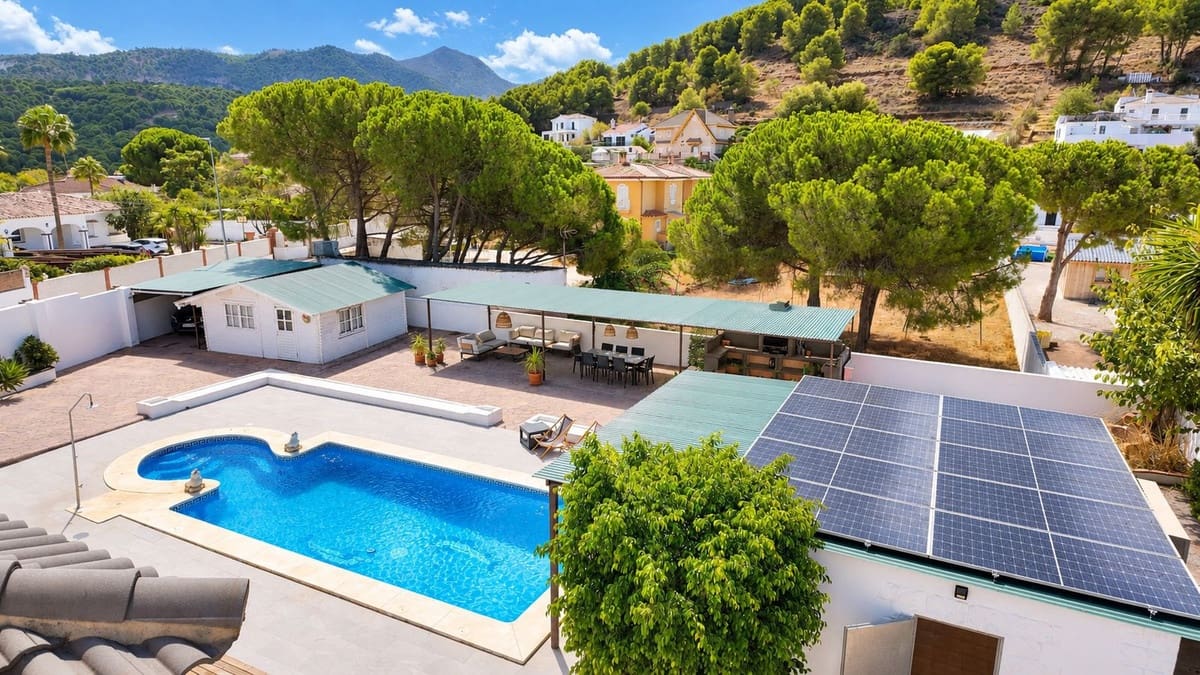 5 slaapkamer Villa te koop in Alhaurin de la Torre met zwembad garage - € 595.000 (Ref: 10086597)