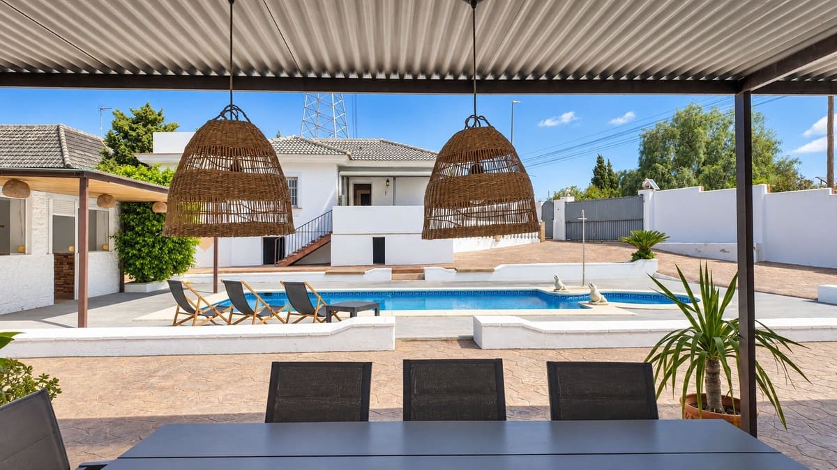 5 slaapkamer Villa te koop in Alhaurin de la Torre met zwembad garage - € 595.000 (Ref: 10086597)