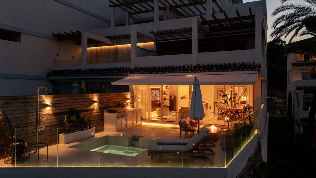 3 soverom Leilighet til salgs i Nueva Andalucia med svømmebasseng - € 1 500 000 (Ref: 10086598)