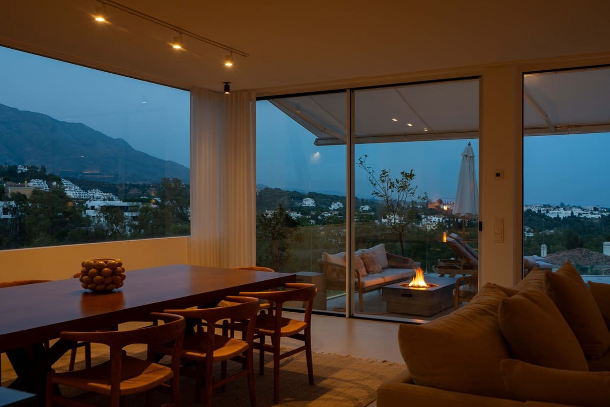 3 soverom Leilighet til salgs i Nueva Andalucia med svømmebasseng - € 1 500 000 (Ref: 10086598)