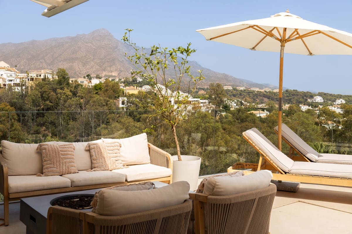 3 soverom Leilighet til salgs i Nueva Andalucia med svømmebasseng - € 1 500 000 (Ref: 10086598)