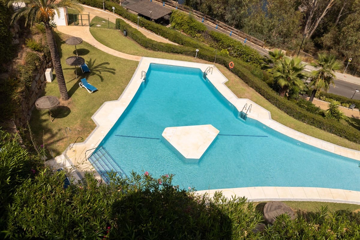 3 soverom Leilighet til salgs i Nueva Andalucia med svømmebasseng - € 1 500 000 (Ref: 10086598)
