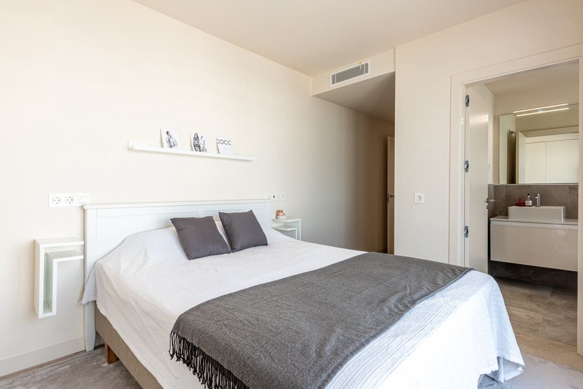 4 Zimmer Apartment zu verkaufen in La Cala de Mijas mit Pool - 895.000 € (Ref: 10086600)