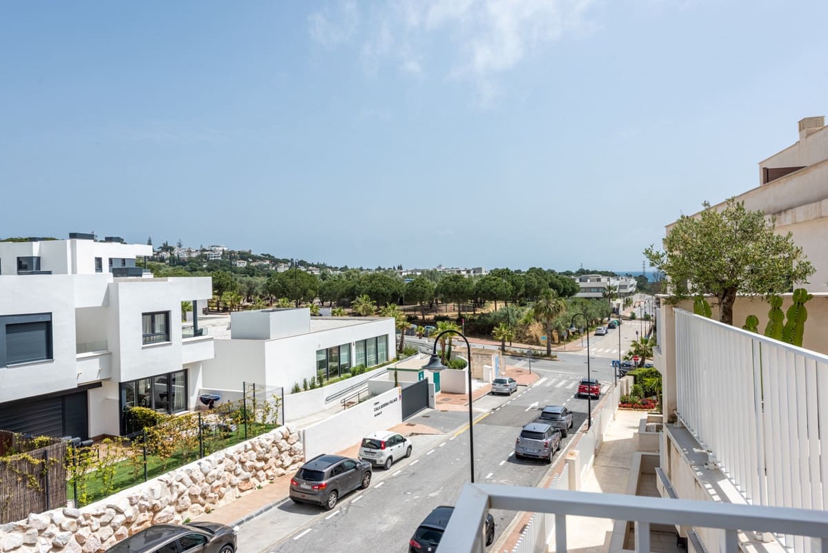 4 Zimmer Apartment zu verkaufen in La Cala de Mijas mit Pool - 895.000 € (Ref: 10086600)