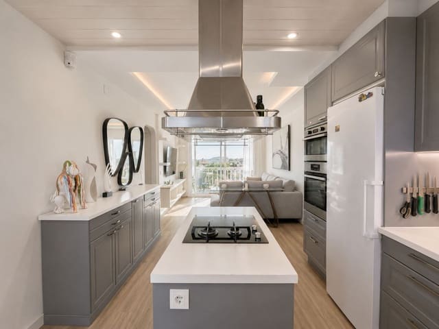 3 quarto Apartamento para venda em Mijas Costa, Mijas com piscina - 459 000 € (Ref: 10086601)