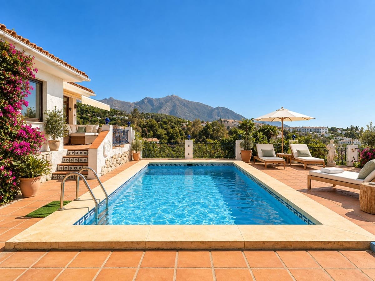 Chalet de 4 habitaciones en Mijas en venta con piscina garaje - 848.000 € (Ref: 10086603)