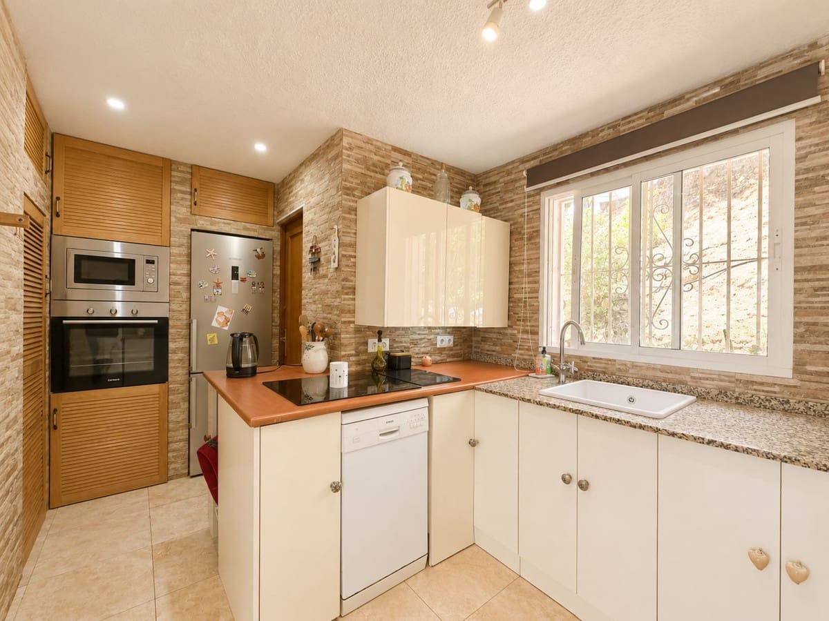 Chalet de 4 habitaciones en Mijas en venta con piscina garaje - 848.000 € (Ref: 10086603)