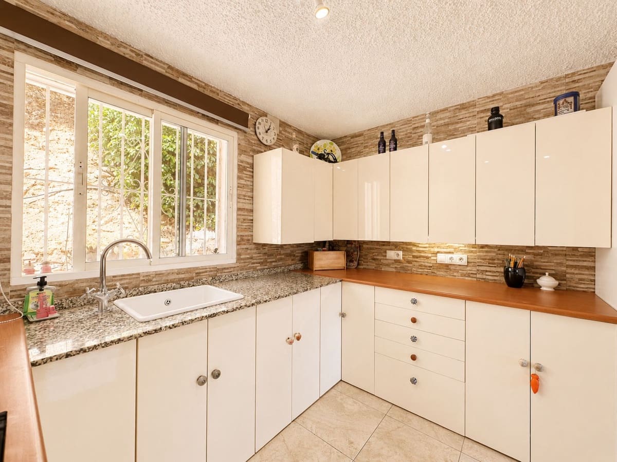 Chalet de 4 habitaciones en Mijas en venta con piscina garaje - 848.000 € (Ref: 10086603)