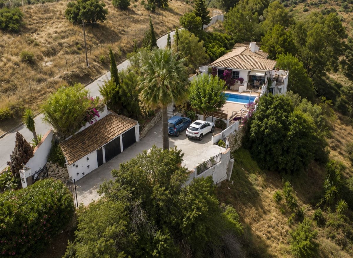 Chalet de 4 habitaciones en Mijas en venta con piscina garaje - 848.000 € (Ref: 10086603)