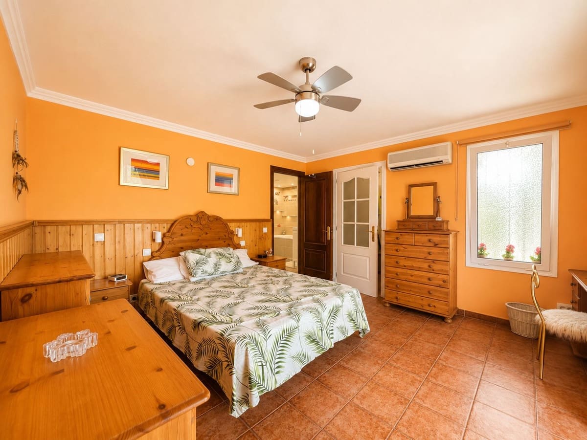 Chalet de 4 habitaciones en Mijas en venta con piscina garaje - 848.000 € (Ref: 10086603)