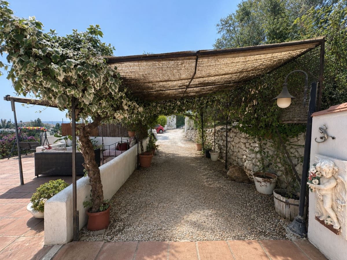 Chalet de 4 habitaciones en Mijas en venta con piscina garaje - 848.000 € (Ref: 10086603)