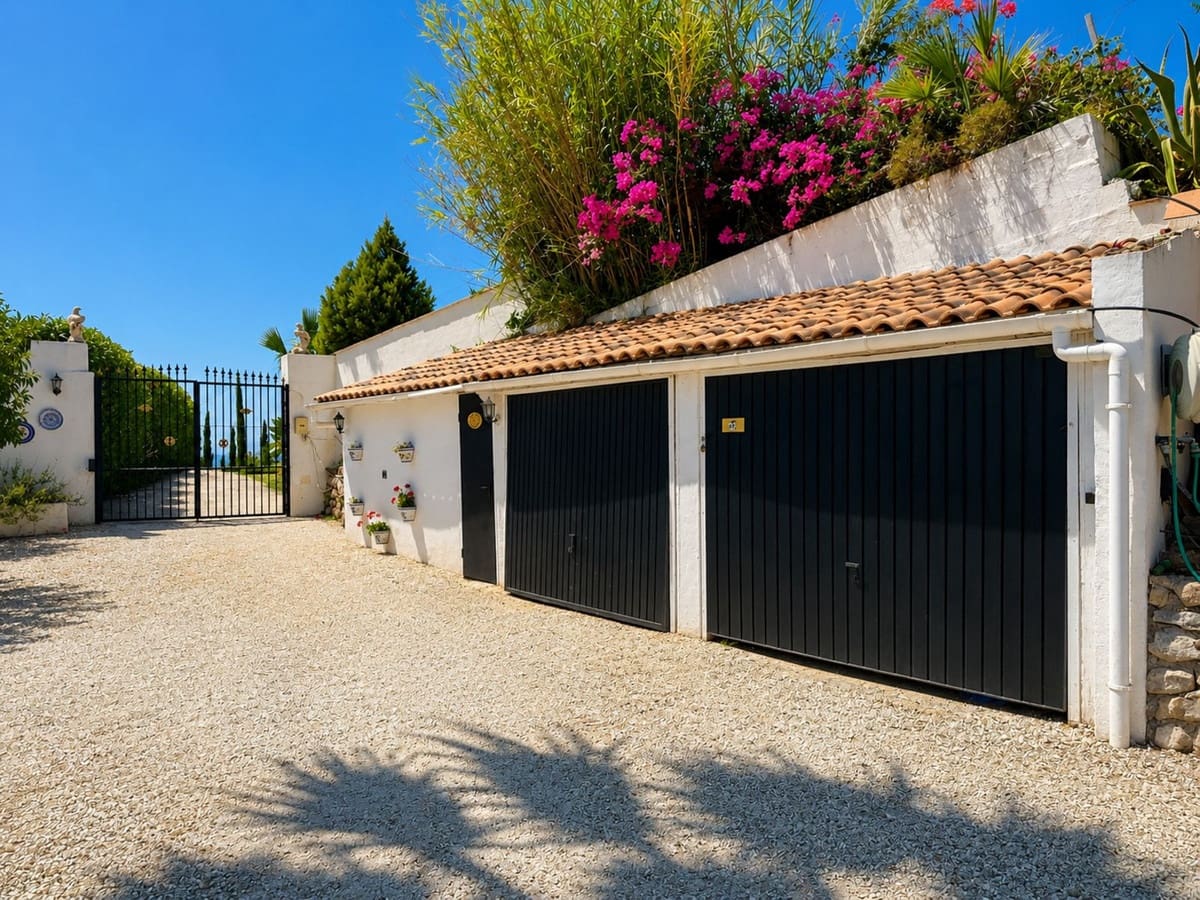 Chalet de 4 habitaciones en Mijas en venta con piscina garaje - 848.000 € (Ref: 10086603)