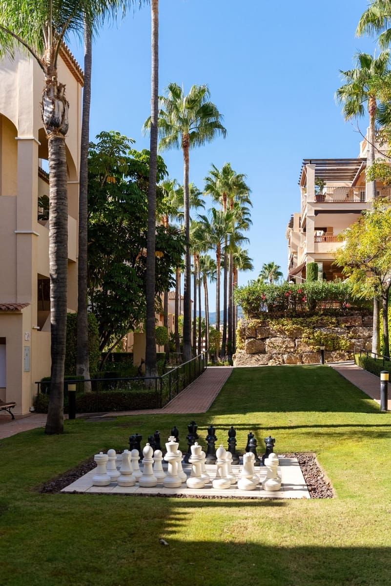 Apartamento de 2 habitaciones en Atalaya-Isdabe en venta con piscina garaje - 595.000 € (Ref: 10086605)