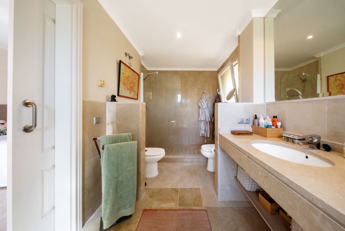 Apartamento de 2 habitaciones en Atalaya-Isdabe en venta con piscina garaje - 595.000 € (Ref: 10086605)