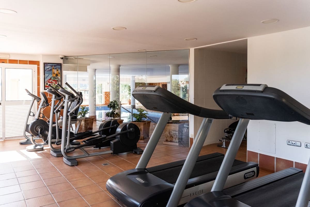Apartamento de 2 habitaciones en Atalaya-Isdabe en venta con piscina garaje - 595.000 € (Ref: 10086605)