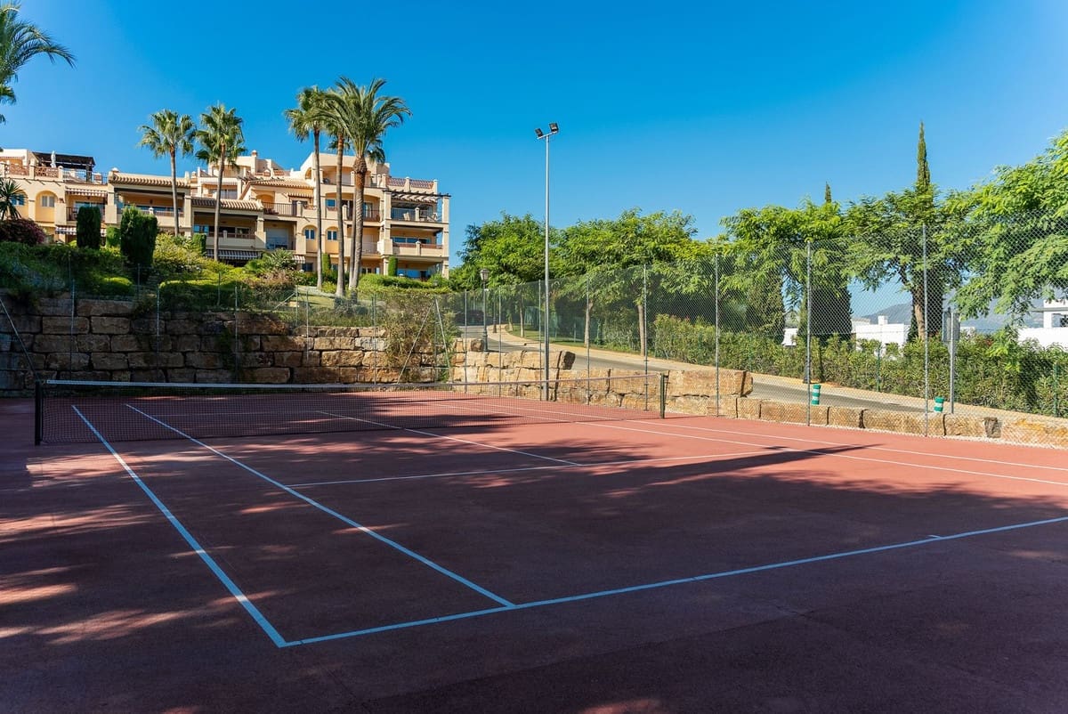 Apartamento de 2 habitaciones en Atalaya-Isdabe en venta con piscina garaje - 595.000 € (Ref: 10086605)