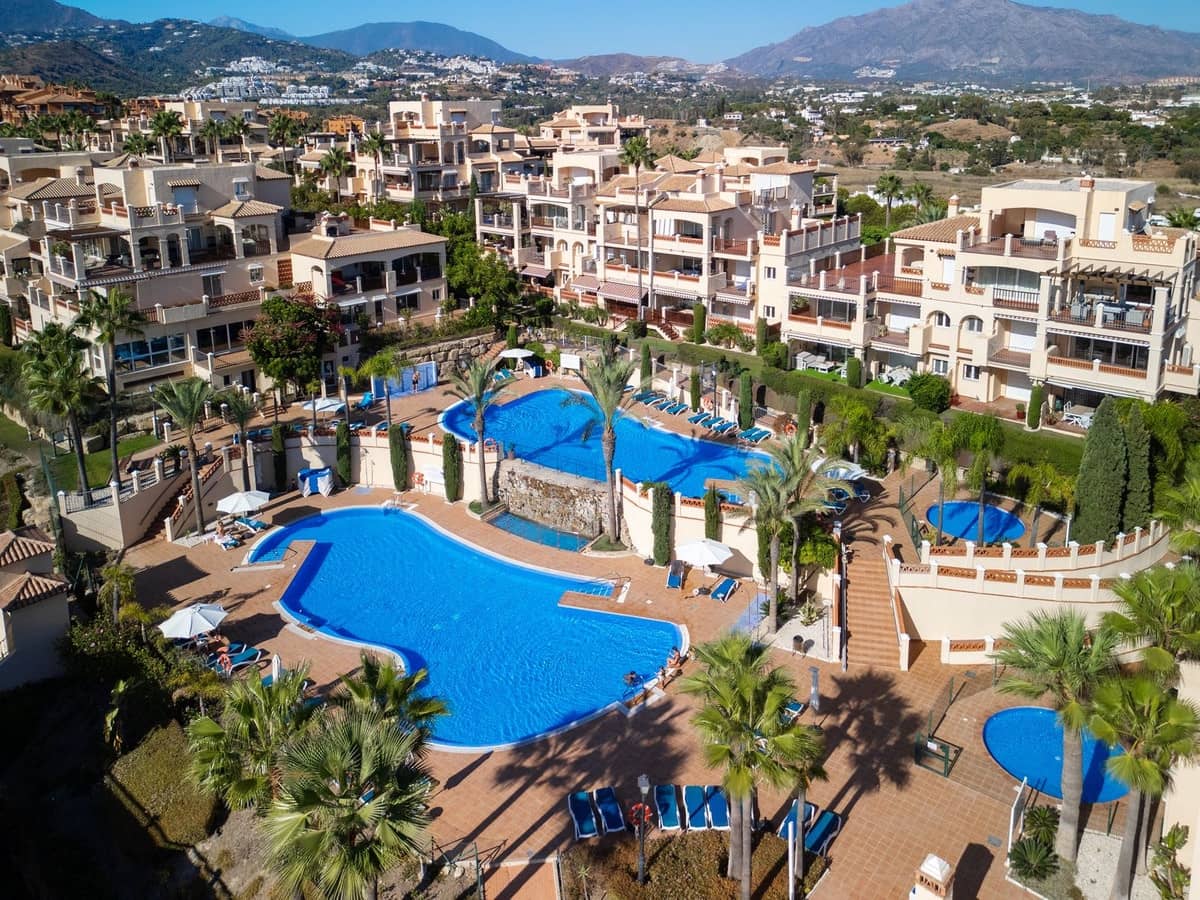 Apartamento de 2 habitaciones en Atalaya-Isdabe en venta con piscina garaje - 595.000 € (Ref: 10086605)