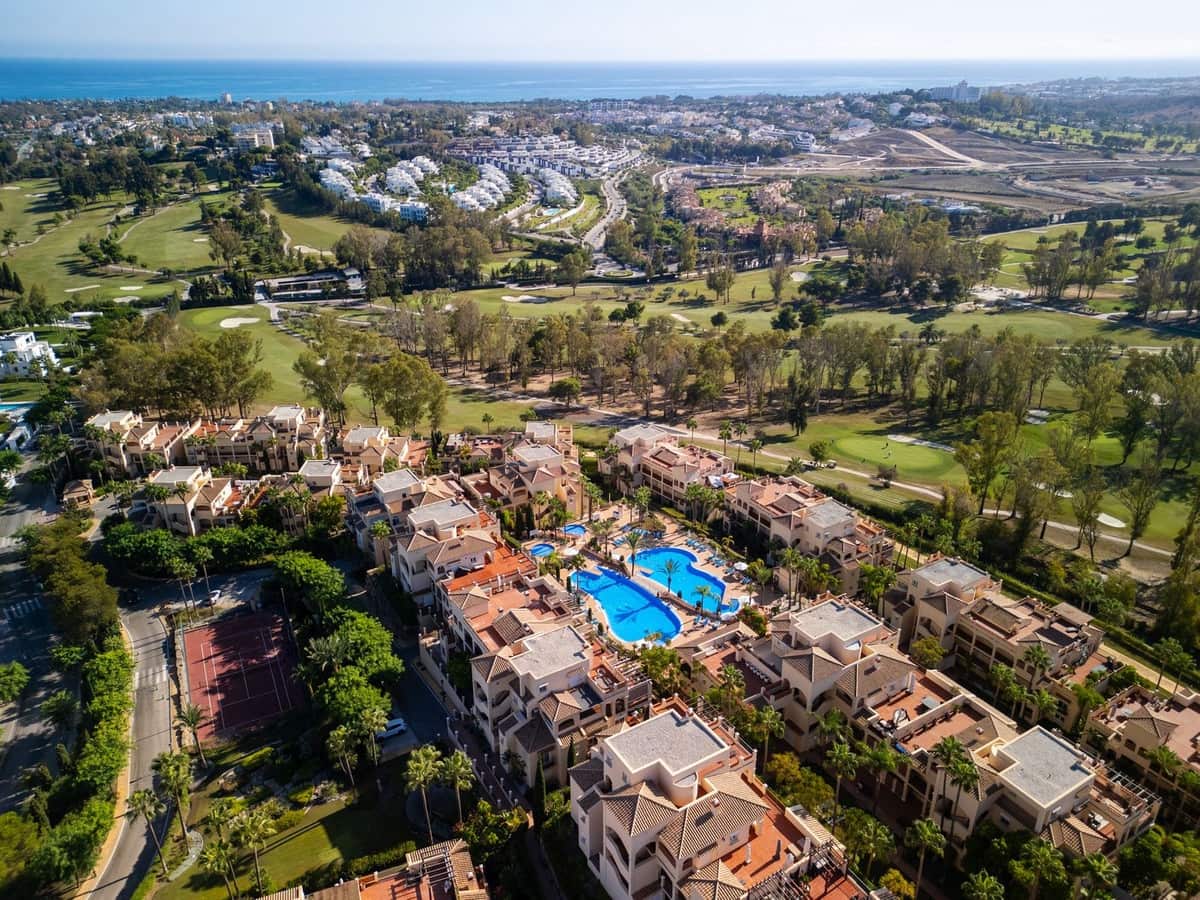 Apartamento de 2 habitaciones en Atalaya-Isdabe en venta con piscina garaje - 595.000 € (Ref: 10086605)