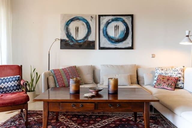 Apartamento de 2 habitaciones en Atalaya-Isdabe, Estepona en venta con piscina garaje - 595.000 € (Ref: 10086605)