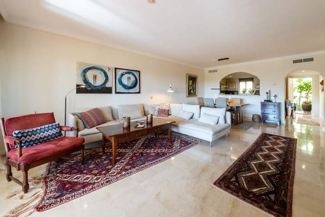 Apartamento de 2 habitaciones en Atalaya-Isdabe, Estepona en venta con piscina garaje - 595.000 € (Ref: 10086605)