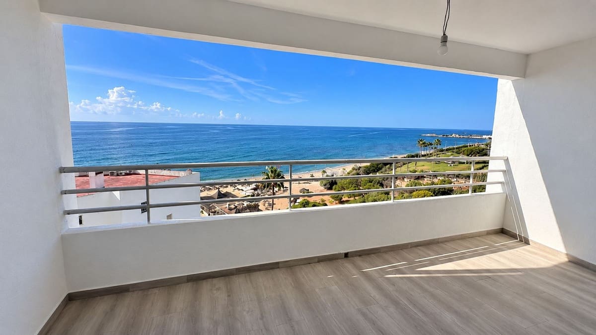 Studio for sale in Calahonda with pool - € 375,000 (Ref: 10088429)