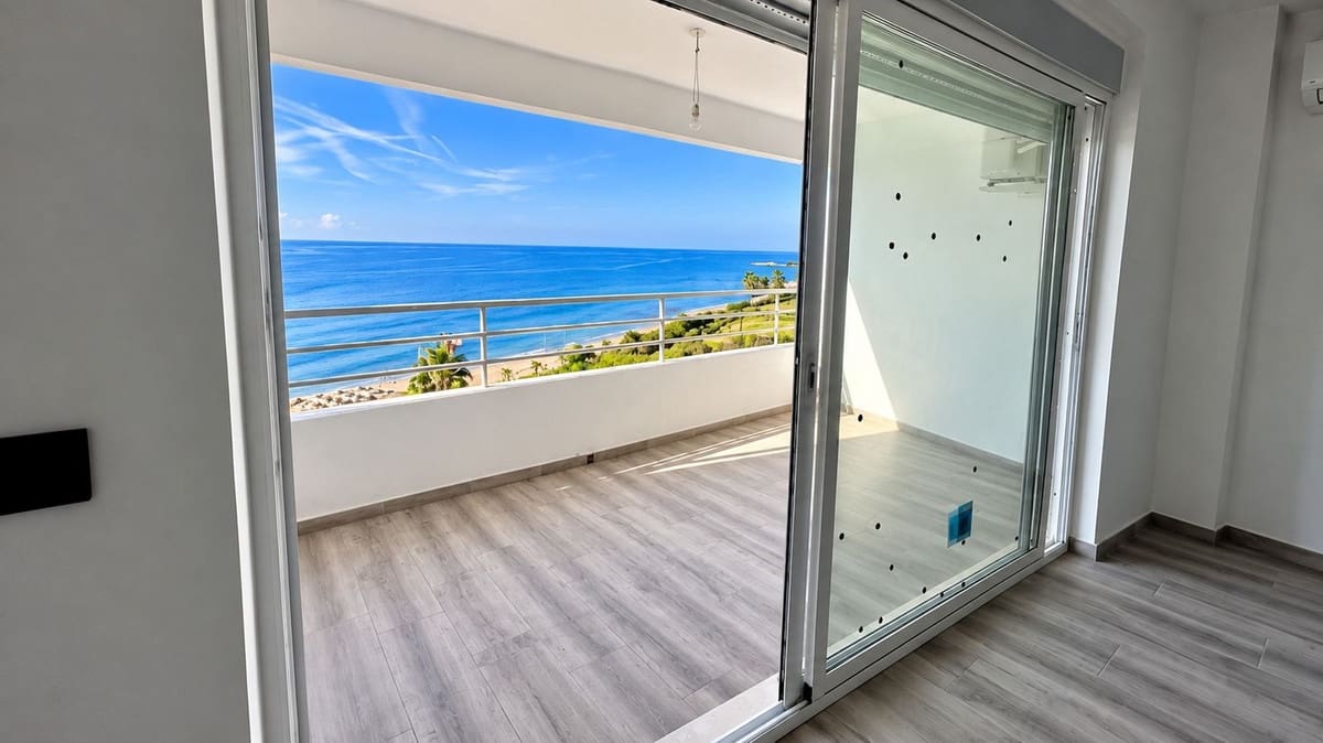 Studio for sale in Calahonda with pool - € 375,000 (Ref: 10088429)