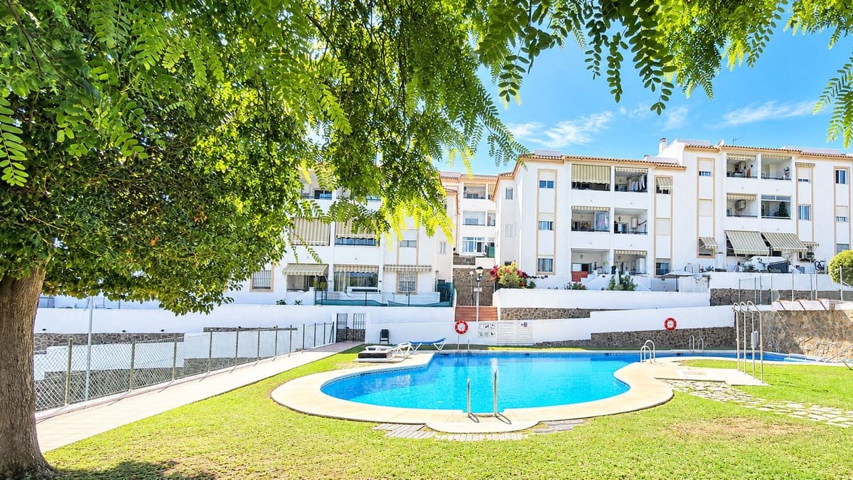 2 soveværelse Lejlighed til salg i Benalmadena med swimmingpool garage - € 349.000 (Ref: 10088430)