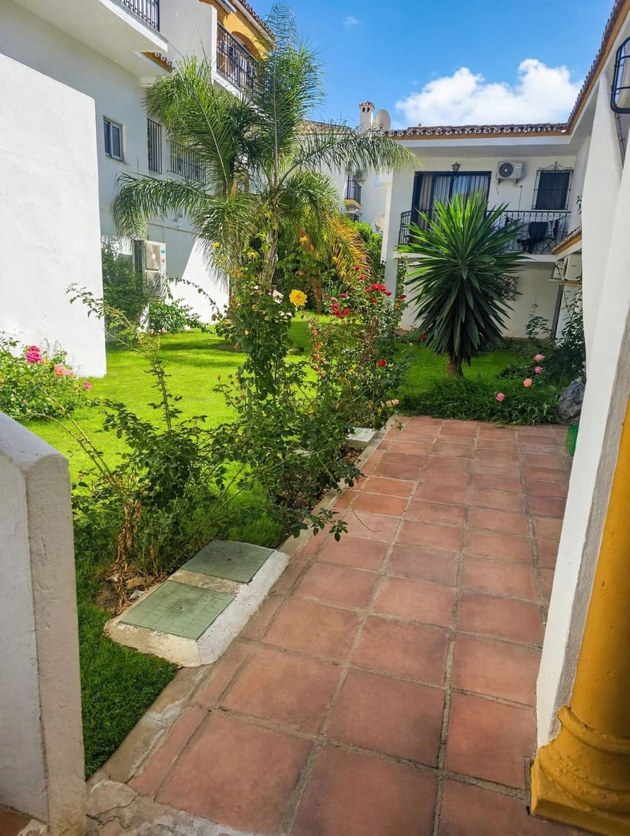 1 soveværelse Lejlighed til salg i Riviera del Sol med swimmingpool - € 235.000 (Ref: 10088433)