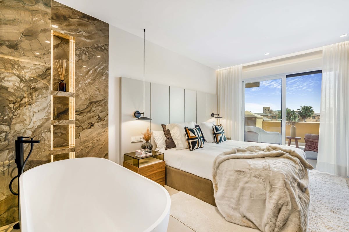 3 sovrum Lägenhet till salu i Estepona med pool - 2 395 000 € (Ref: 10088435)